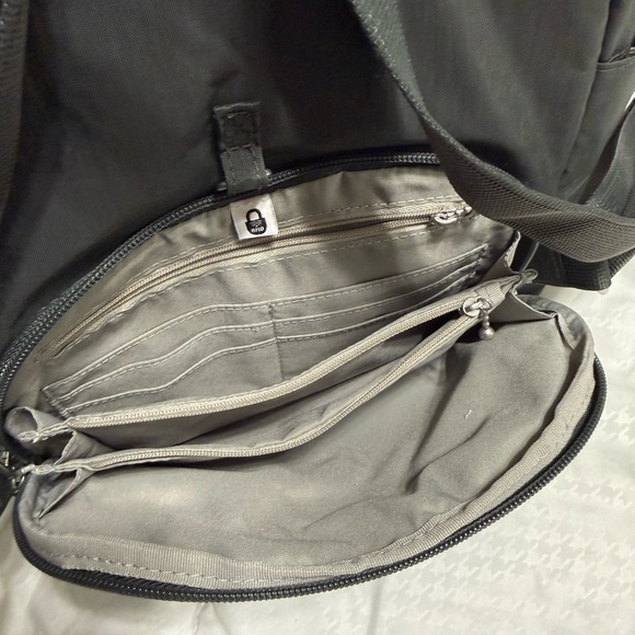 Baggallini Securetex Anti-Theft Getaway Backpack Grey New with Tags - Picture 5 of 11